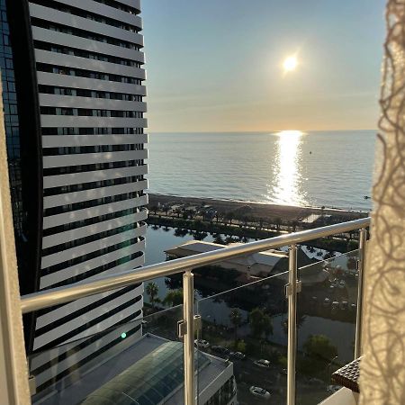Roini Apartment Батумі Екстер'єр фото
