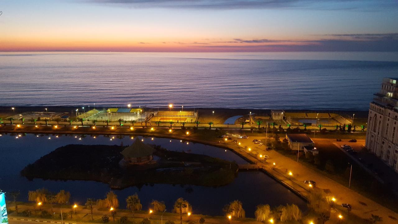 Roini Apartment Батумі Екстер'єр фото