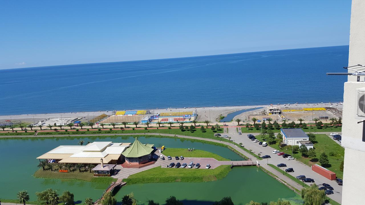 Roini Apartment Батумі Екстер'єр фото